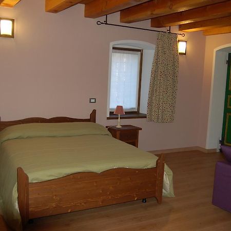 Il Nocciolo Bed & Breakfast Бард Екстериор снимка