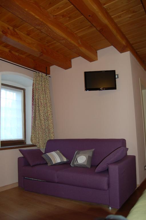 Il Nocciolo Bed & Breakfast Бард Екстериор снимка