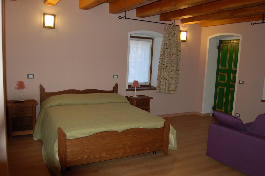 Il Nocciolo Bed & Breakfast Бард Екстериор снимка