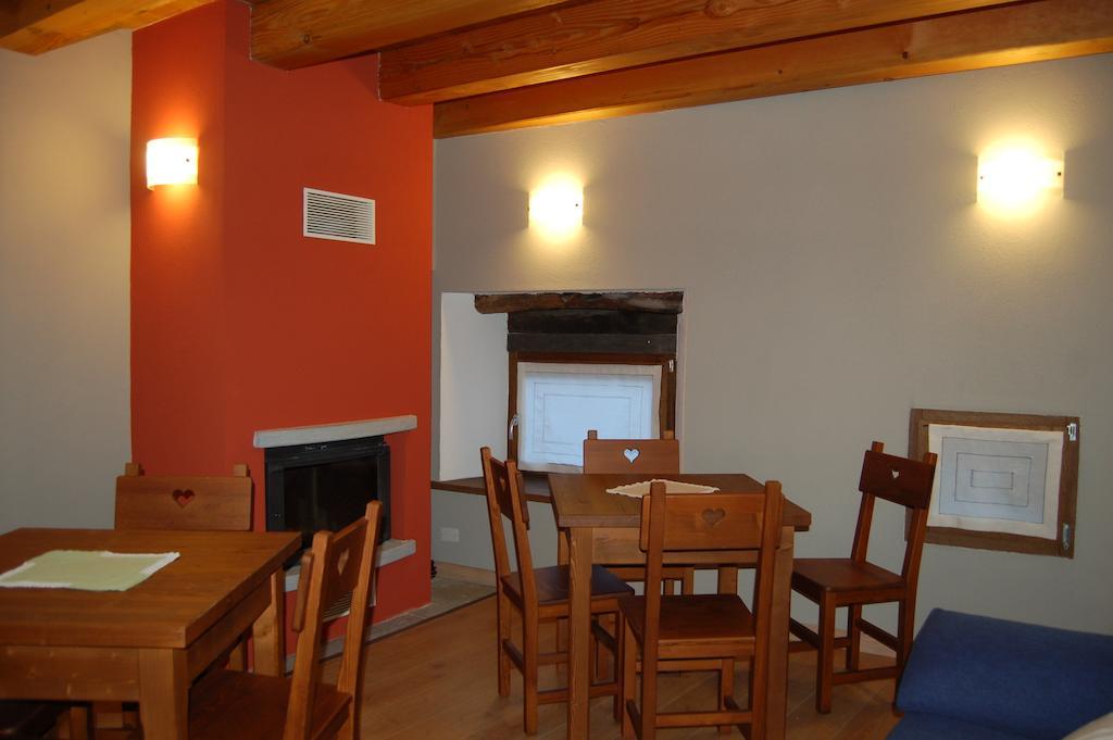 Il Nocciolo Bed & Breakfast Бард Екстериор снимка