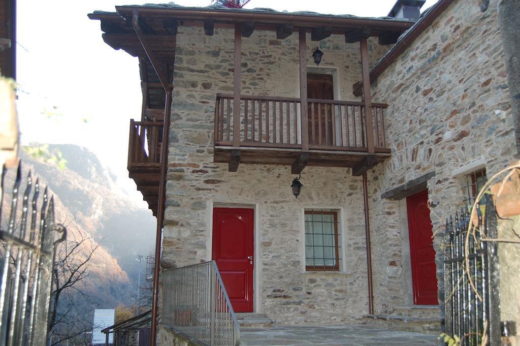 Il Nocciolo Bed & Breakfast Бард Екстериор снимка